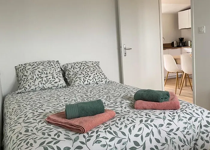 Les De St Mart Lejlighed Bréhal